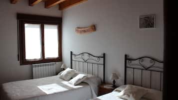 8 habitaciones, tabla de planchar con plancha y wifi gratis