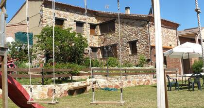 Landhaus 'La Chimenea De Soria I Y II' mit Bergblick, privatem Pool und WLAN