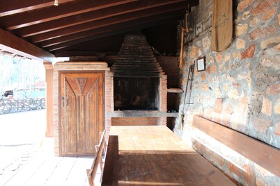 Casa rural 'La Chimenea De Soria I' con vistas a la montaña, piscina compartida y Wi-Fi
