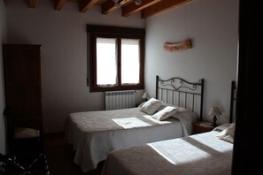 4 camere, ferro/asse da stiro, Wi-Fi gratuito, lenzuola