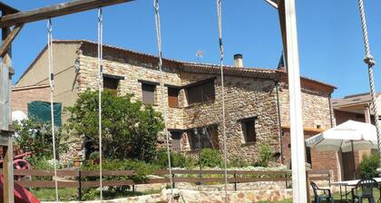Landhaus 'La Chimenea De Soria II' mit Bergblick, Gemeinschaftspool und WLAN