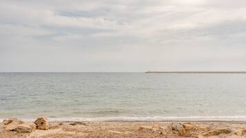 Una spiaggia nelle vicinanze