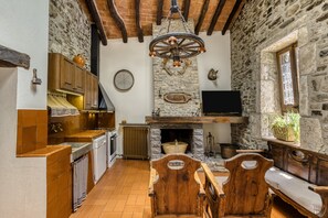 Interior - Holiday Home 'Can Soler De Merlant I' with Mountain Views, Shared Pool and Wi-Fi (Unknown)