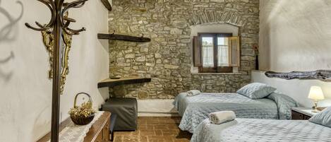 2 habitaciones, tabla de planchar con plancha y wifi gratis