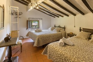 3 habitaciones, tabla de planchar con plancha y wifi gratis 
