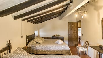 3 habitaciones, tabla de planchar con plancha y wifi gratis