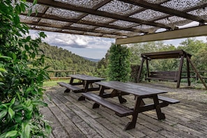 Outdoor dining - Country House 'El Paller I De Can Soler' with Shared Pool, Shared Garden and Wi-Fi (Porqueres)