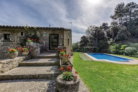 Pool. Country House 'El Paller I De Can Soler' with Shared Pool, Shared Garden and Wi-Fi