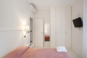 1 bedroom, free WiFi, bed sheets - Apartment 'Giale' with Sea View, Wi-Fi and Air Conditioning (Alassio)