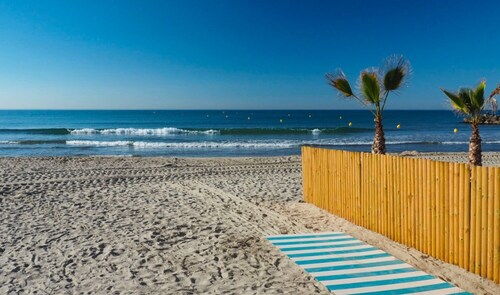Holiday Home 'Tout Confort' with Private Terrace, Wi-Fi and Air Conditioning