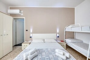 1 bedroom, free WiFi, bed sheets