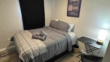 Signature Double Room, 1 Queen Bed, Non Smoking | Desk, laptop workspace, iron/ironing board, free WiFi