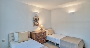 5 dormitorios, tabla de planchar con plancha, wifi gratis y ropa de cama