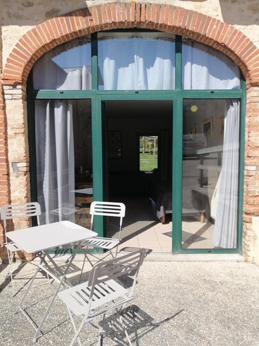 Studio "Du Meslay - Fyé" with Private Terrace, Shared Garden and Wi-Fi