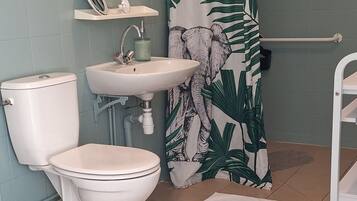 Dusche, Haartrockner, Handtücher