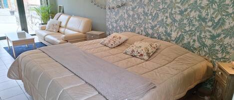 1 bedroom, free WiFi, bed sheets