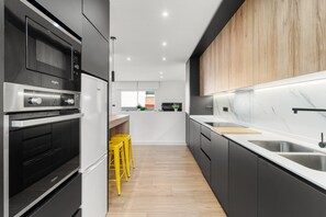 Fridge, microwave, oven, stovetop