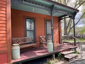 Terrace/patio - Restored Victorian, Walk & Bike (Des Moines)