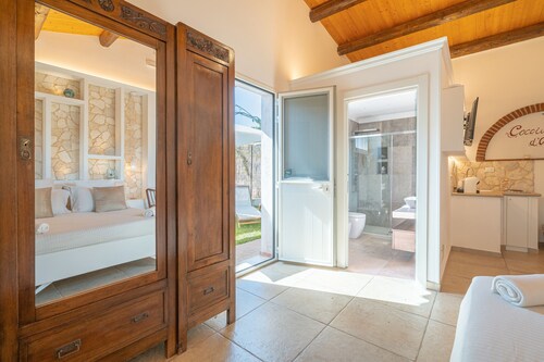 Holiday Home 'Cocciu D'amuri Luxury' with Private Garden, Wi-Fi and Air Conditioning