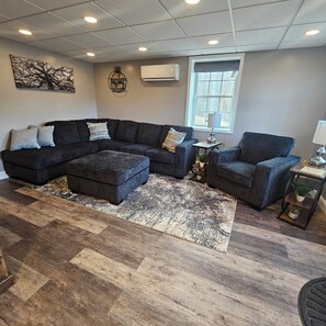 Smart TV, fireplace, DVD player