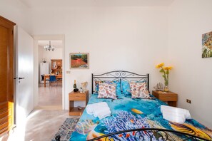 2 bedrooms, iron/ironing board, free WiFi, bed sheets - Holiday Home 'Privata Spiaggia Del Sole' with Private Garden, Wi-Fi and Air Conditioning (Porto Cesareo)