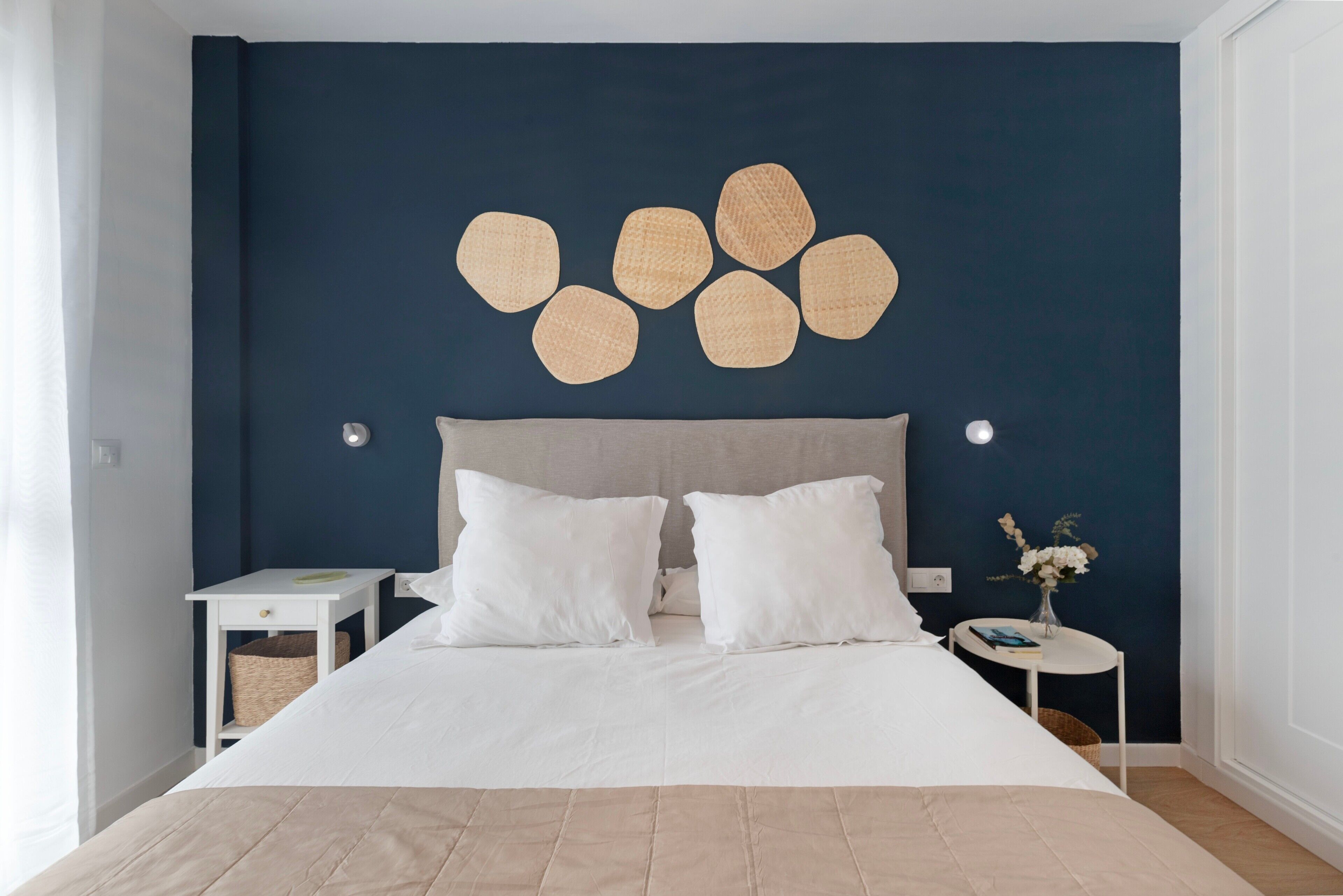 1 habitación, tabla de planchar con plancha, wifi gratis y ropa de cama 