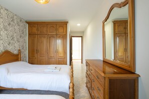 4 makuuhuonetta, ilmainen Wi-Fi