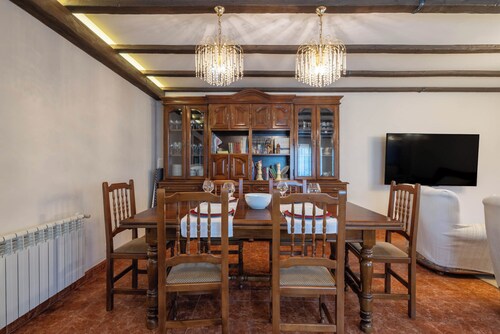 Country House 'Casa Da Carballeira' with Mountain View, Private Garden and Wi-Fi