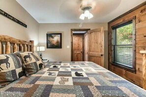 2 室のベッドルーム、アイロン / アイロン台、WiFi (無料)、ベッドシーツ