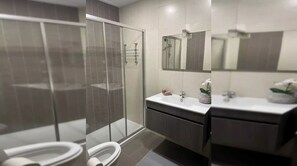 Håndklær, såpe og toalettpapir