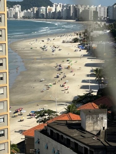 Pé na Areia em  Pitangueiras - 3-bedroom apto with WiFi in Pitangueiras  Guarujá