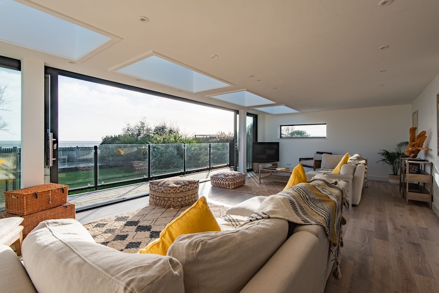 Waterfront - A Large Detached Beach House By Bloom Stays That Sleeps 8 Guests In 4 Bedrooms - Dungeness