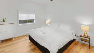 Family House, 4 Bedrooms | 4 bedrooms, blackout curtains, iron/ironing board, free WiFi