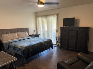 3 chambres, fer et planche à repasser, Wi-Fi, draps fournis