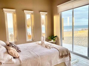 2 bedrooms, travel cot, WiFi, bed sheets - Nice bungalow on the beach, in front of the warm and calm sea. (Canoas)