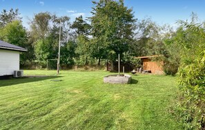 Property grounds - Stunning home in øster assels with WiFi (Øster Assels)