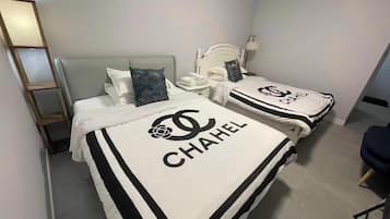2 bedrooms, in-room safe, desk, free WiFi
