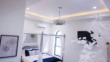 1 dormitorio, tabla de planchar con plancha, wifi y ropa de cama