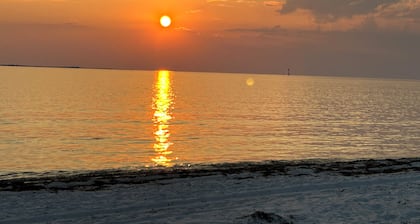 Gorgeous Private Rv Lot in Port St Joe for a relaxing getaway 400 yards to Beach
