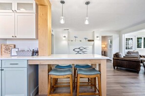 Dining - New! .3 Miles to Ocean (Wells)
