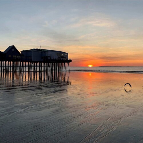 Latitude Adjustment – Walk to Beach & Dining!