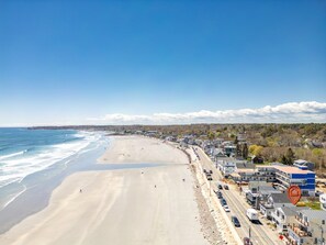 On the beach - Beachfront | 20 Steps to Long Sands | Ocean Views (York)