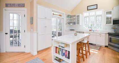 Stunning 5 BDR, Walk to York Harbor Beach!