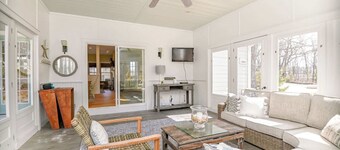 Stunning 5 BDR, Walk to York Harbor Beach!