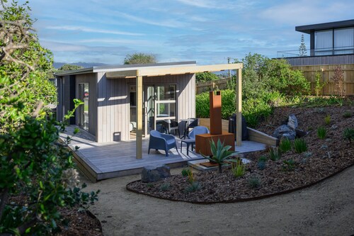 Old Beach Pods - Tutere
Luxury Beach Retreat 