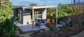 Old Beach Pods - Tutere
Luxury Beach Retreat 