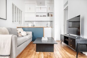 Télévision, chaîne hi-fi