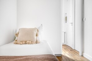 2 chambres, fer et planche à repasser, Wi-Fi, draps fournis