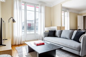 TV, stereo - Blueground | Faisanderie, a/c, nr Eiffel Tower (Paris)