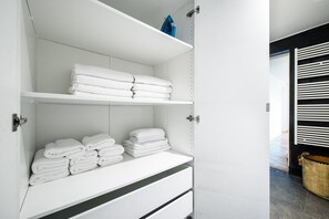 Interior - Blueground | Saint Germain, nr the Sorbonne (Paris)